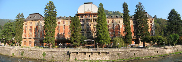 Panoramica sul Grand Hotel dal Viale Papa Giovanni - foto Piero Gritti