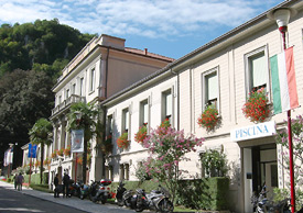 Edificio Terme Sanpellegrino - Ingresso alla piscina - foto Piero Gritti