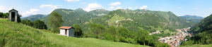 Da Frasnito panoramica sulla parte sud di San Pellegrino e sui monti del versante orientale 