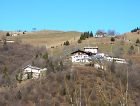 Valcaàgna su un costone