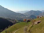 VEDI IN GRANDE - Cascine di Zambla Alta con vista sulla Valle Serina