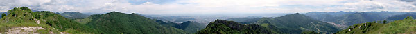 Panoramica 360? dal Csostone sulla conca di Zogno, Valle Brembana, Alpi Orobie, Valle Seriana e la pianura,...